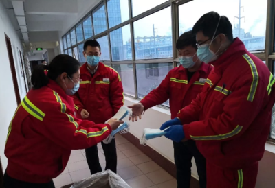 起早贪黑半个月 日照港“女汉子”用5万个口罩铸成保障港口生产安全防线