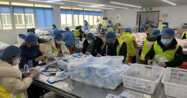 央视点赞！助力口罩生产，江苏青年志愿者在行动