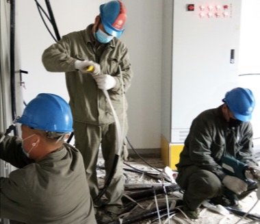 供电公司按下“快进键”，护航防护用品生产线火速投产